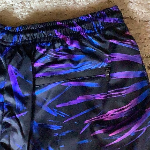 NWT Men’s Swim Trunks - Picture 5 of 6